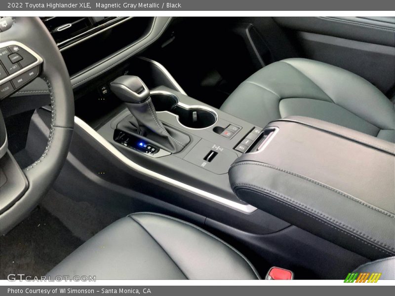  2022 Highlander XLE 8 Speed Automatic Shifter