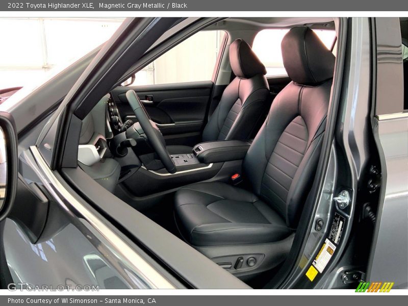 Front Seat of 2022 Highlander XLE