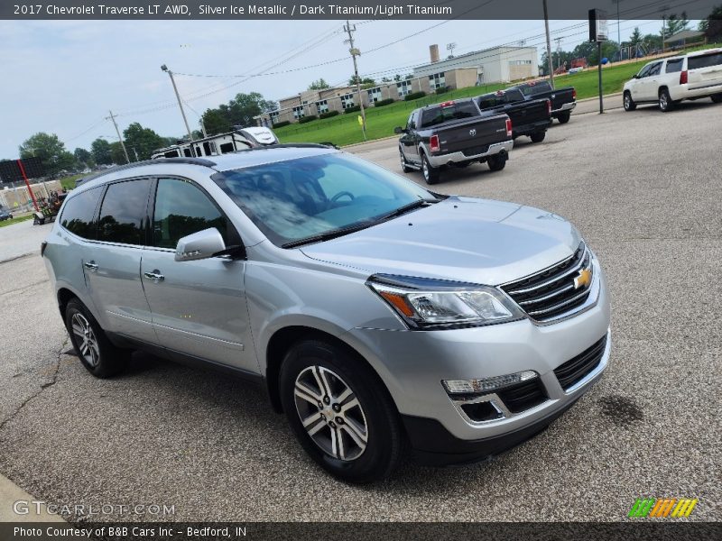 Silver Ice Metallic / Dark Titanium/Light Titanium 2017 Chevrolet Traverse LT AWD