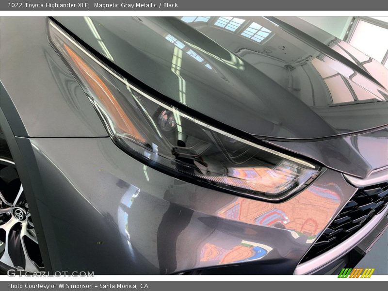 Magnetic Gray Metallic / Black 2022 Toyota Highlander XLE