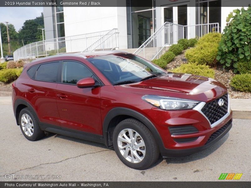 Front 3/4 View of 2019 Tucson Value