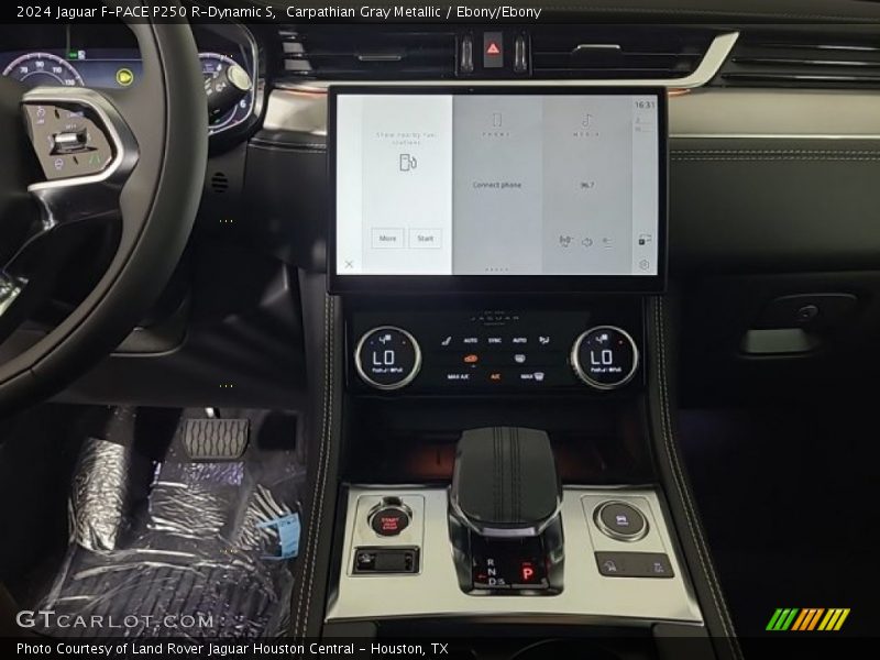  2024 F-PACE P250 R-Dynamic S 8 Speed Automatic Shifter