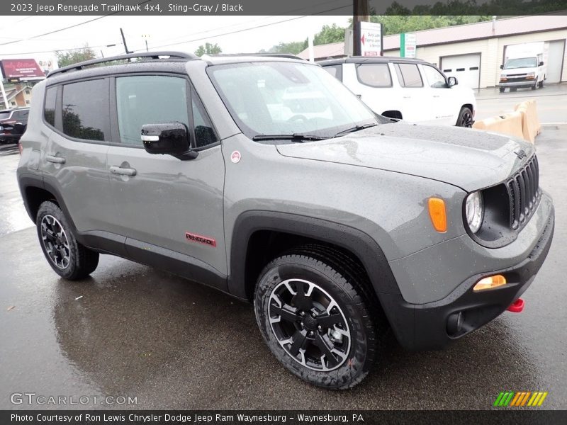 Front 3/4 View of 2023 Renegade Trailhawk 4x4