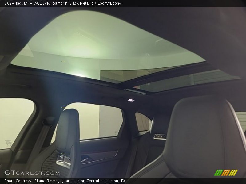 Sunroof of 2024 F-PACE SVR