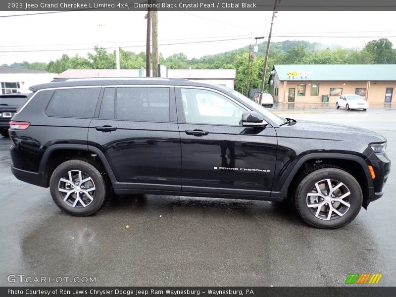 Diamond Black Crystal Pearl / Global Black 2023 Jeep Grand Cherokee L Limited 4x4