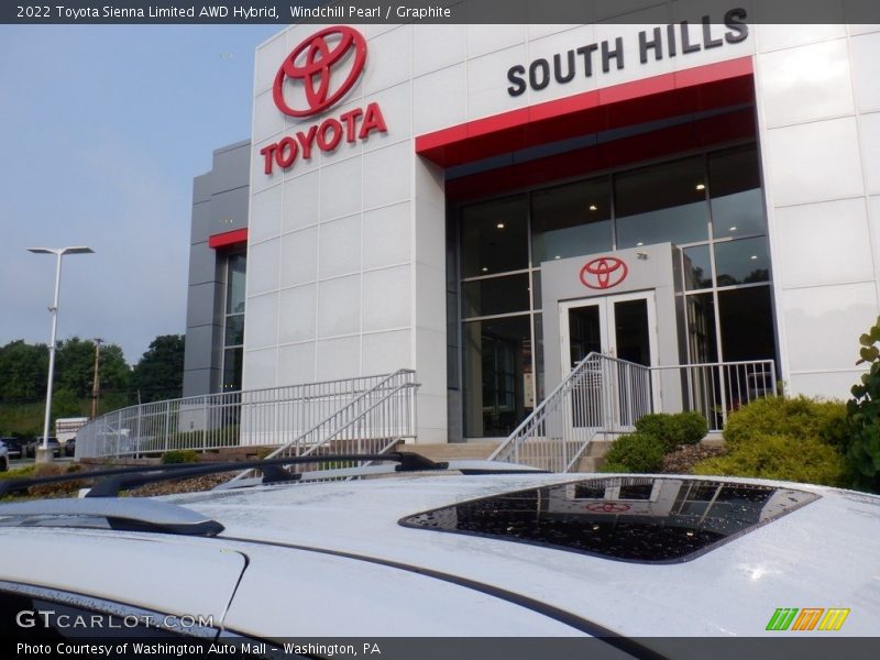 Windchill Pearl / Graphite 2022 Toyota Sienna Limited AWD Hybrid