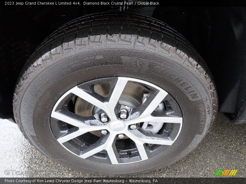 Diamond Black Crystal Pearl / Global Black 2023 Jeep Grand Cherokee L Limited 4x4