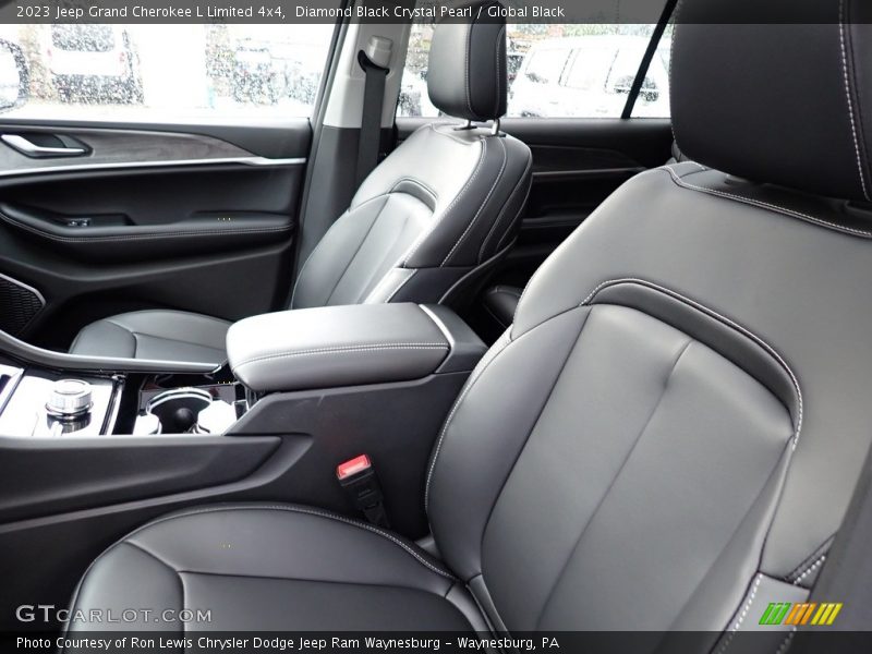 Diamond Black Crystal Pearl / Global Black 2023 Jeep Grand Cherokee L Limited 4x4