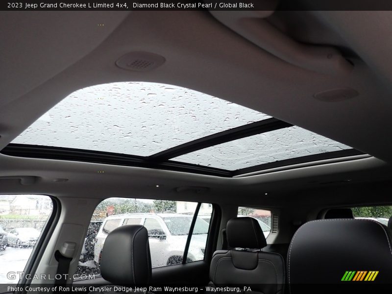 Diamond Black Crystal Pearl / Global Black 2023 Jeep Grand Cherokee L Limited 4x4