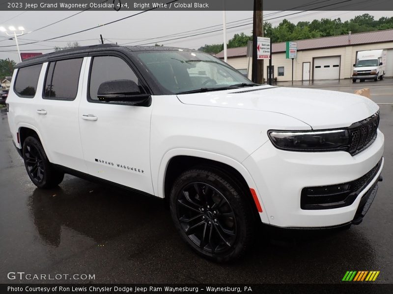 Front 3/4 View of 2023 Grand Wagoneer Obsidian 4x4