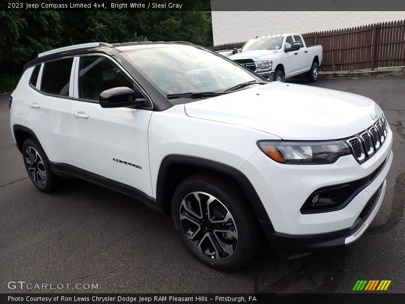 Front 3/4 View of 2023 Compass Limited 4x4