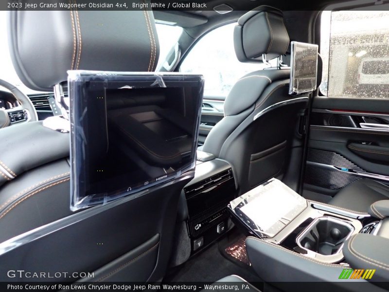 Entertainment System of 2023 Grand Wagoneer Obsidian 4x4