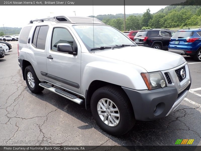 Front 3/4 View of 2014 Xterra S 4x4