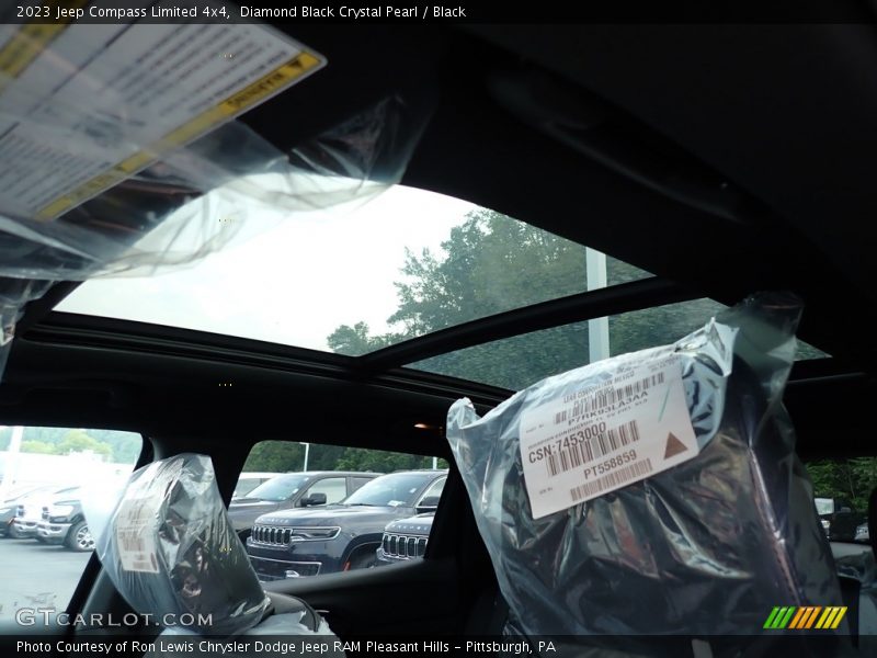 Diamond Black Crystal Pearl / Black 2023 Jeep Compass Limited 4x4