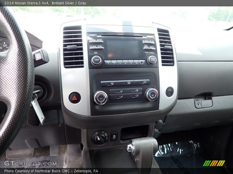 Controls of 2014 Xterra S 4x4