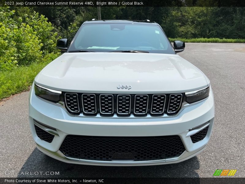 Bright White / Global Black 2023 Jeep Grand Cherokee Summit Reserve 4WD