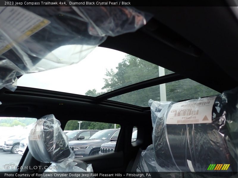 Diamond Black Crystal Pearl / Black 2023 Jeep Compass Trailhawk 4x4
