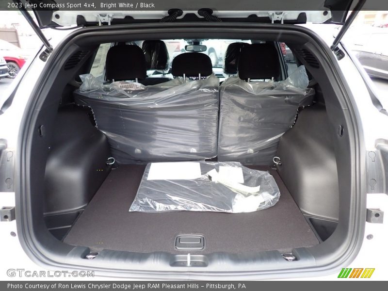 Bright White / Black 2023 Jeep Compass Sport 4x4