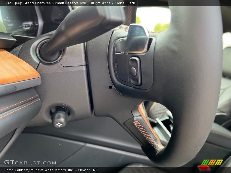  2023 Grand Cherokee Summit Reserve 4WD Steering Wheel
