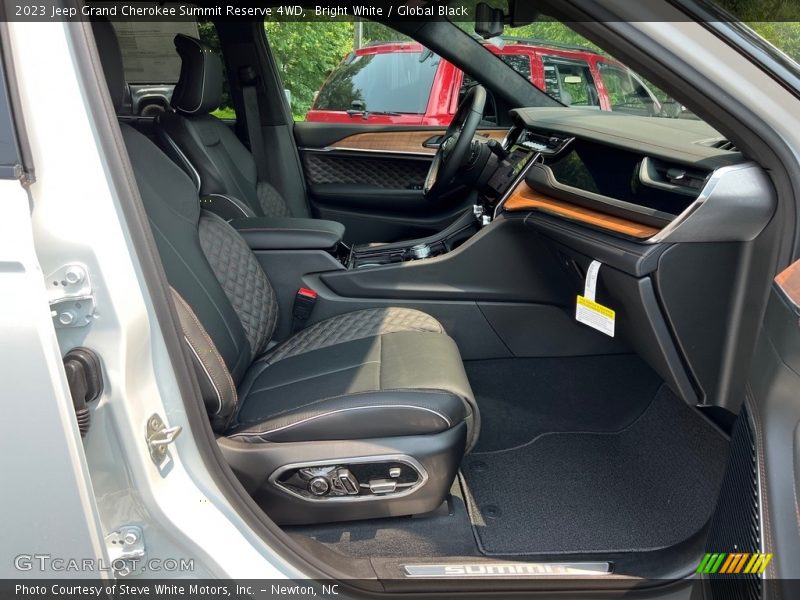 Front Seat of 2023 Grand Cherokee Summit Reserve 4WD