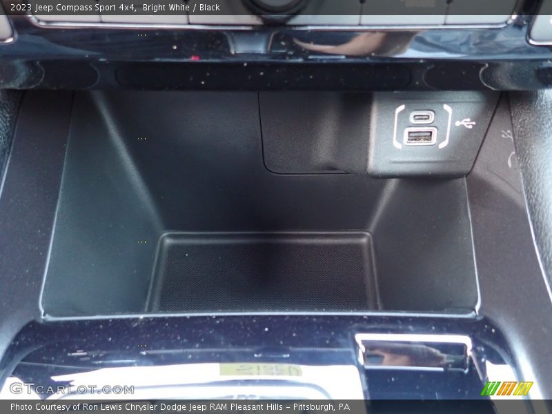 Bright White / Black 2023 Jeep Compass Sport 4x4