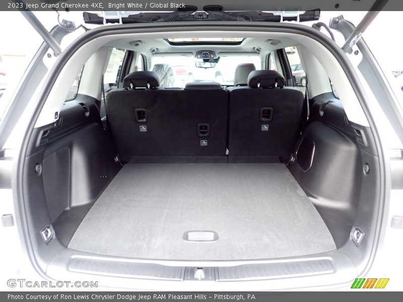 Bright White / Global Black 2023 Jeep Grand Cherokee 4XE