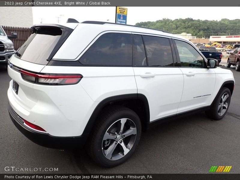 Bright White / Global Black 2023 Jeep Grand Cherokee 4XE