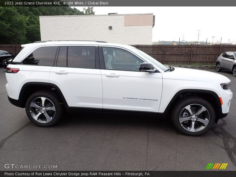 Bright White / Global Black 2023 Jeep Grand Cherokee 4XE