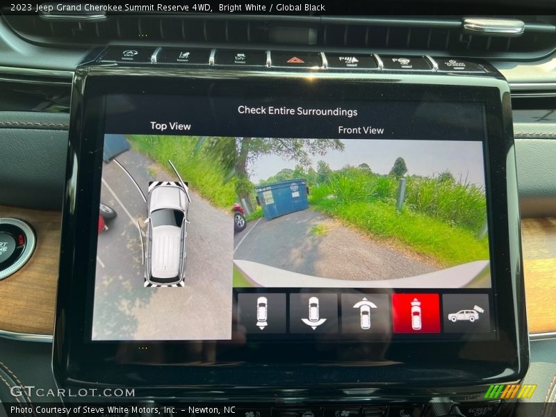 Controls of 2023 Grand Cherokee Summit Reserve 4WD