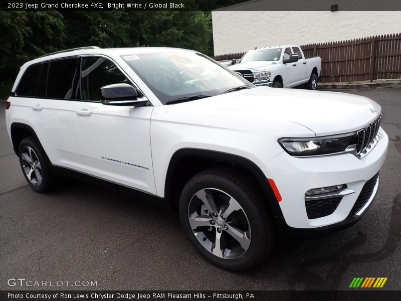 Bright White / Global Black 2023 Jeep Grand Cherokee 4XE