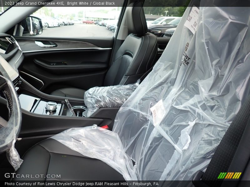 Bright White / Global Black 2023 Jeep Grand Cherokee 4XE