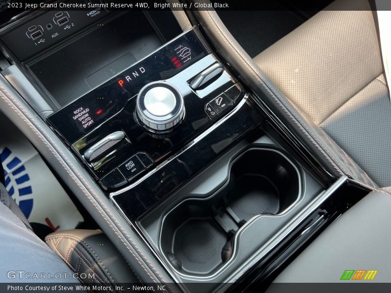  2023 Grand Cherokee Summit Reserve 4WD 8 Speed Automatic Shifter