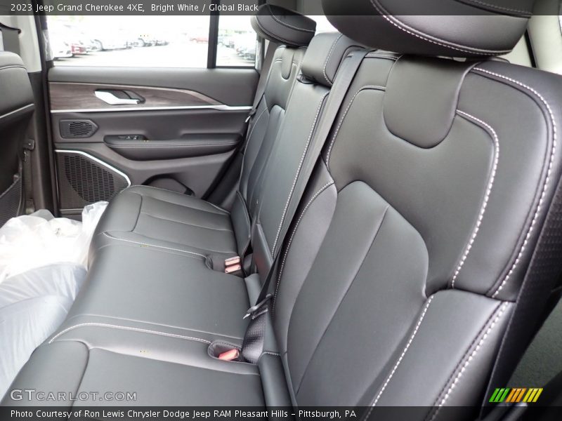 Bright White / Global Black 2023 Jeep Grand Cherokee 4XE