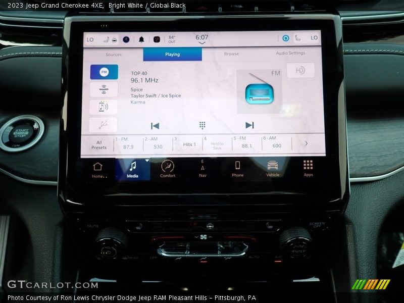 Bright White / Global Black 2023 Jeep Grand Cherokee 4XE