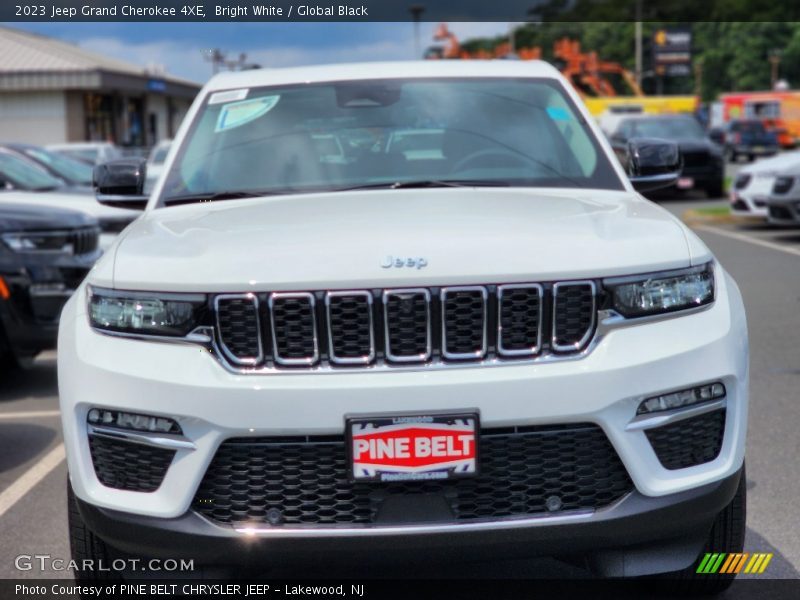 Bright White / Global Black 2023 Jeep Grand Cherokee 4XE