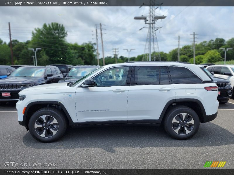 Bright White / Global Black 2023 Jeep Grand Cherokee 4XE