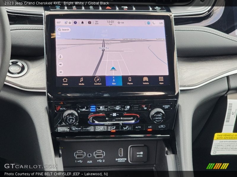 Bright White / Global Black 2023 Jeep Grand Cherokee 4XE