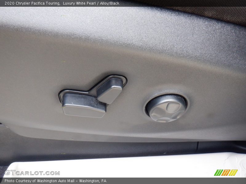 Luxury White Pearl / Alloy/Black 2020 Chrysler Pacifica Touring