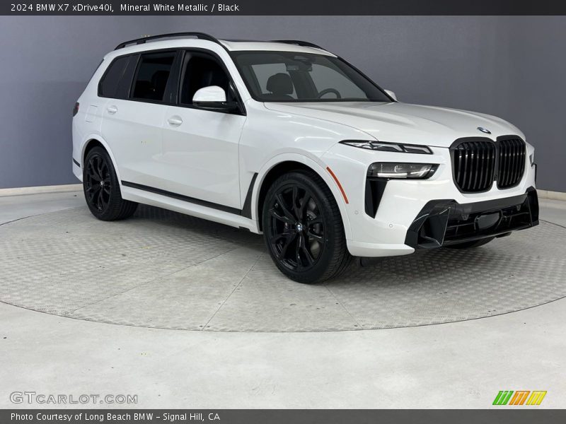 Front 3/4 View of 2024 X7 xDrive40i