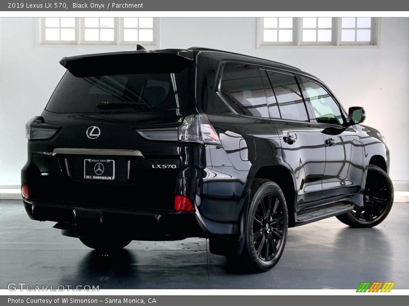 Black Onyx / Parchment 2019 Lexus LX 570