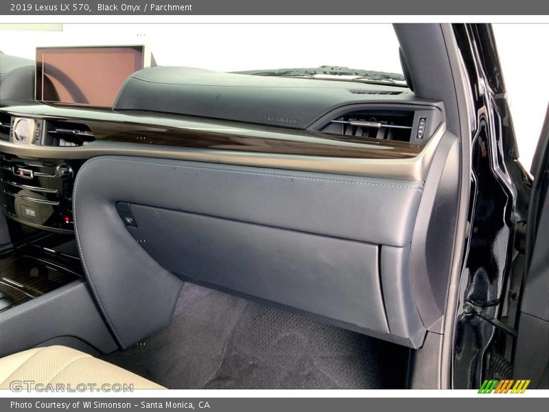Black Onyx / Parchment 2019 Lexus LX 570