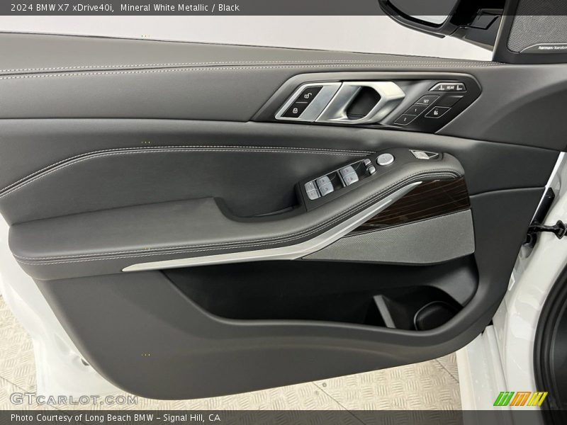 Door Panel of 2024 X7 xDrive40i