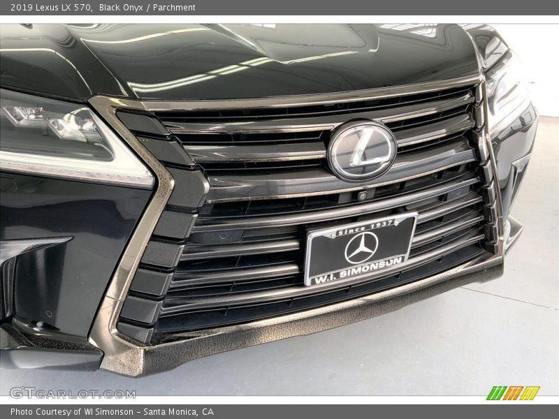 Black Onyx / Parchment 2019 Lexus LX 570