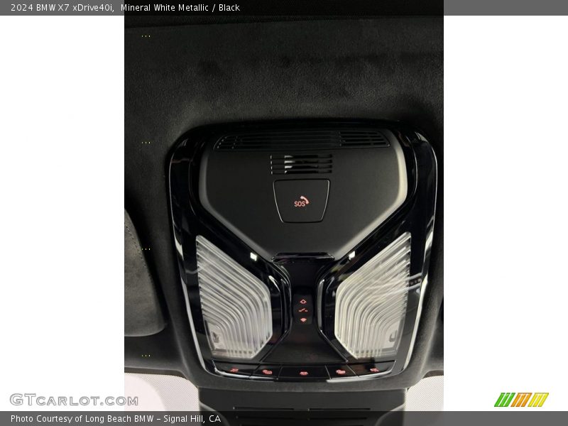 Mineral White Metallic / Black 2024 BMW X7 xDrive40i