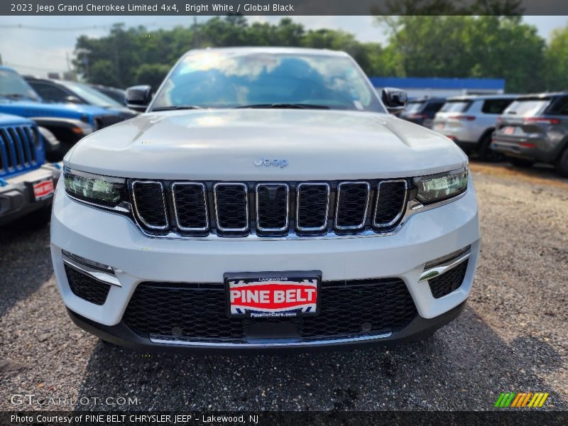Bright White / Global Black 2023 Jeep Grand Cherokee Limited 4x4