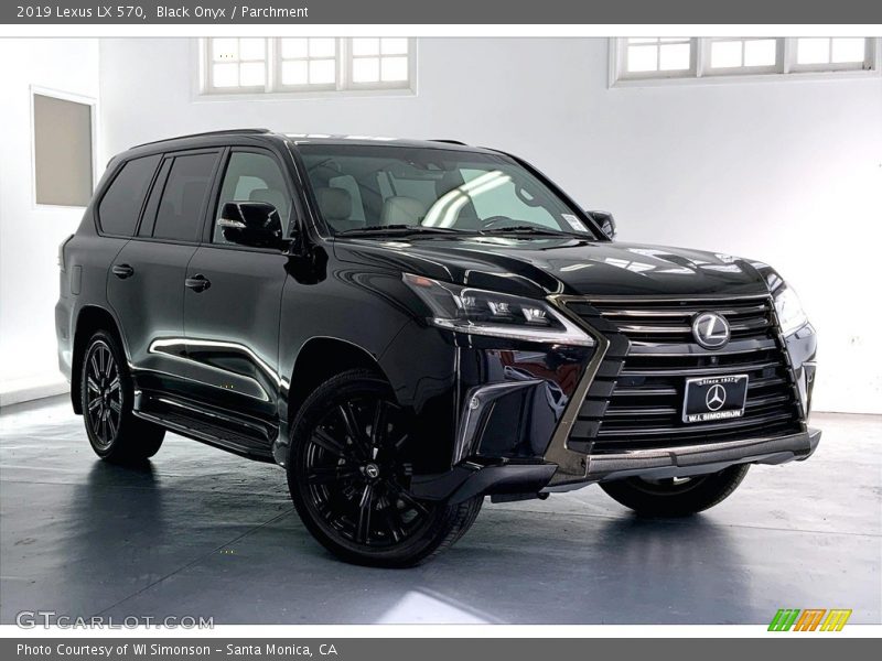 Front 3/4 View of 2019 LX 570