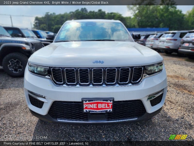 Bright White / Wicker Beige/Global Black 2023 Jeep Grand Cherokee 4XE
