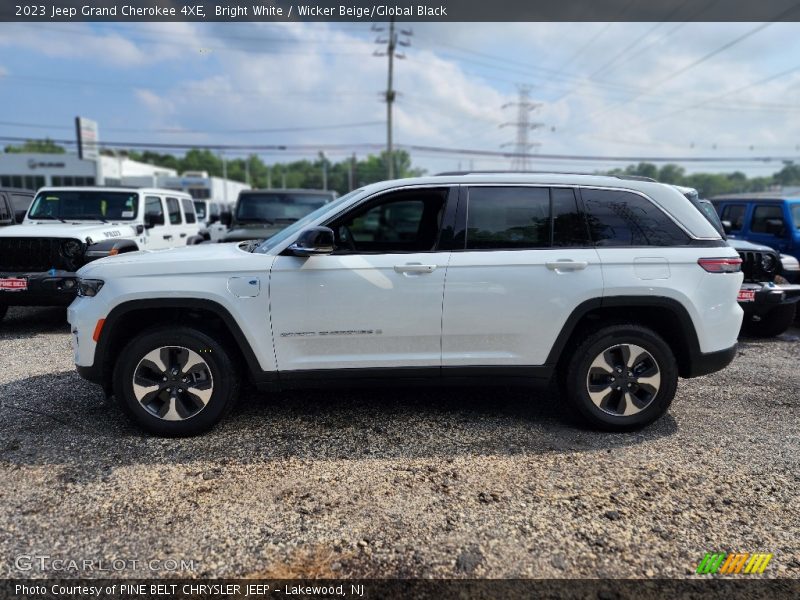 Bright White / Wicker Beige/Global Black 2023 Jeep Grand Cherokee 4XE