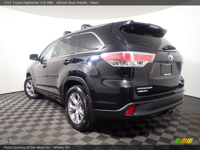 Attitude Black Metallic / Black 2015 Toyota Highlander XLE AWD