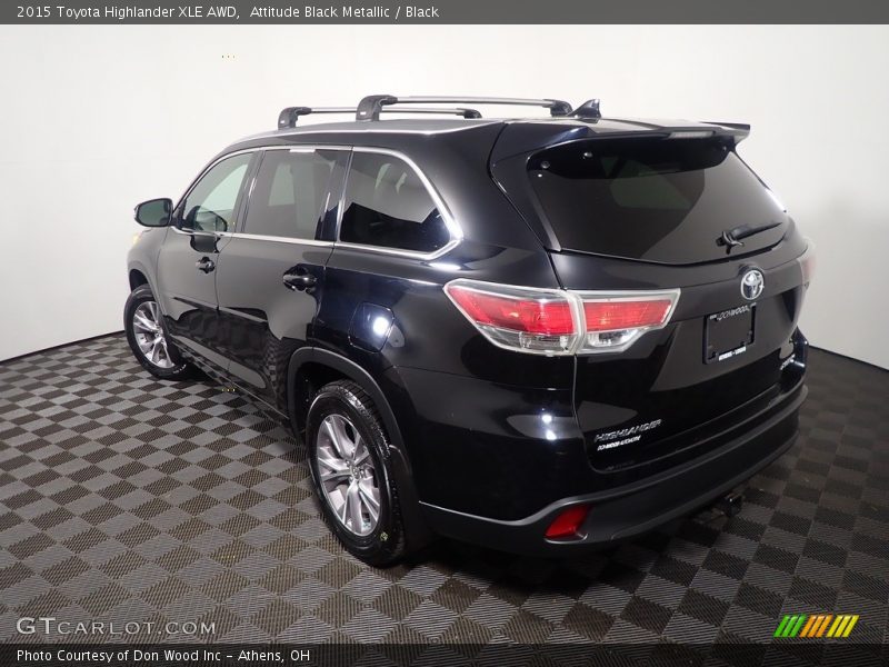 Attitude Black Metallic / Black 2015 Toyota Highlander XLE AWD